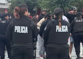 Santa Fe: una mujer detenida con pedido de captura, y otros tres hombres por disturbios, serán excluidos de las canchas