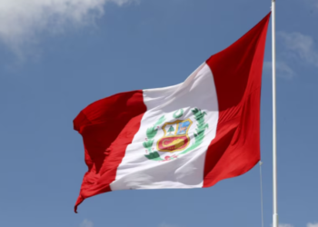 Perú votó sin mayorías y definirá su próximo presidente en balotaje