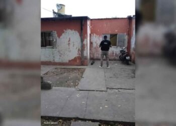 Allanaron una casa por venta de drogas en Rafaela: el arsenal oculto que encontraron