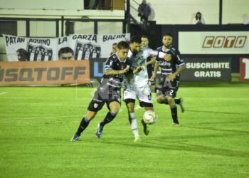 Atlético se trajo un punto de una visita de alto riesgo