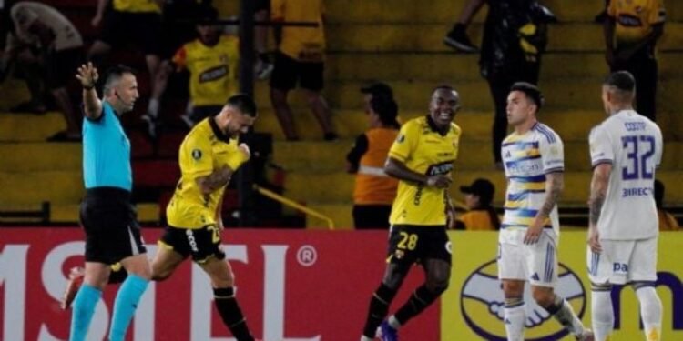 Noche negra para Boca en Ecuador: derrota, lesionados y un arquero que volvió tras dos años
