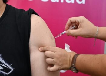 Salud: la campaña de vacunación antigripal ya alcanzó a casi 350.000 santafesinos