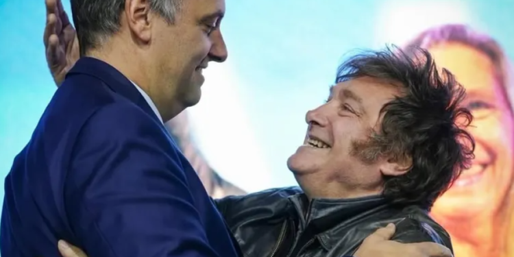 Javier Milei recibe a Adorni en Olivos