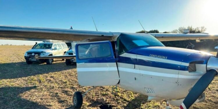 Hallaron una avioneta con droga en un campo santafesino y hay dos detenidos