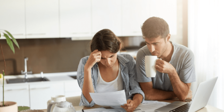 Crece el endeudamiento de las familias: sube la morosidad y advierten por una crisis “invisible”