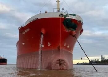 Choque en el Paraná: crece la preocupación por la seguridad en la hidrovía tras el impacto frente a Rosario
