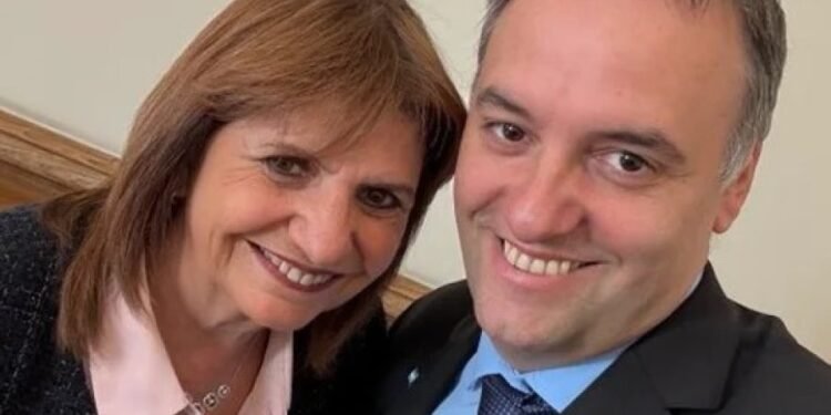 Bullrich presentó su declaración jurada y el Gobierno buscó despegarla del caso Adorni