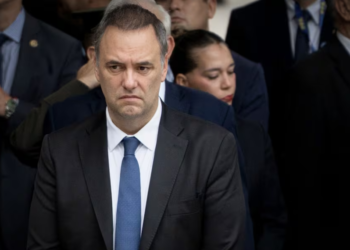 Adorni prepara su declaración jurada y la Justicia espera una definición esta semana
