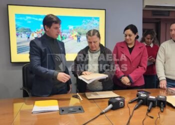 El municipio licitó la colocación de mobiliario para 22 plazas y espacios verdes de Rafaela