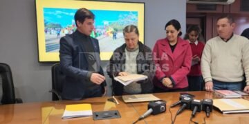El municipio licitó la colocación de mobiliario para 22 plazas y espacios verdes de Rafaela