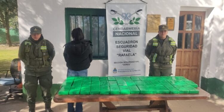 No solo fue a comprar ropa a bolivia, sino que traía algo más, y con un «sello» conocido