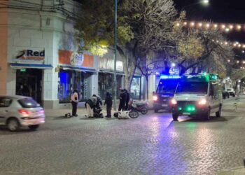 Accidente de tránsito en Rafaela: una mujer herida tras motoderrape en Bv. Santa Fe y Pueyrredón