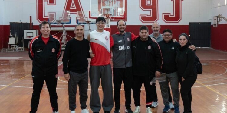 Benjamín Taborda fue homenajeado por 9 de Julio tras su llegada a Boca y la convocatoria a la Selección Argentina U18