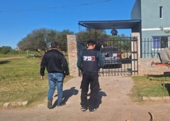 Robo en la vecinal del Martín Fierro: allanaron una vivienda y secuestraron un arma, municiones y una camioneta