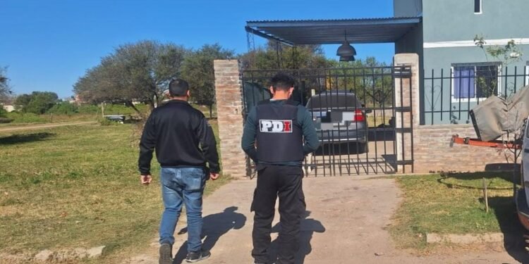 Robo en la vecinal del Martín Fierro: allanaron una vivienda y secuestraron un arma, municiones y una camioneta