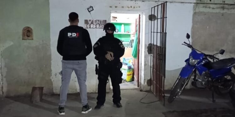 Allanamiento por microtráfico en Tostado: detuvieron a un joven y secuestraron droga, dinero y armas