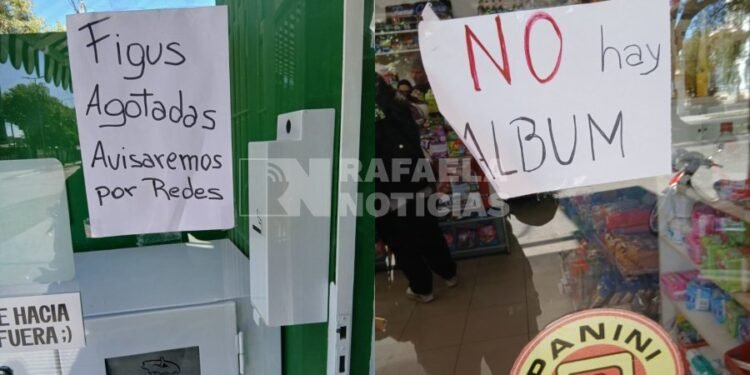 Furor por el álbum del Mundial 2026 en Rafaela: faltan ejemplares y ya se agotaron paquetes de figuritas en varios kioscos
