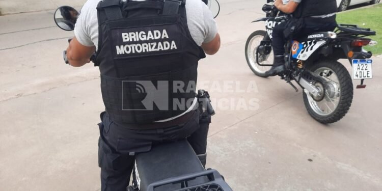 Robó vacío, falda, chorizos y morcillas: escapó en bici, pero la huida duró poco
