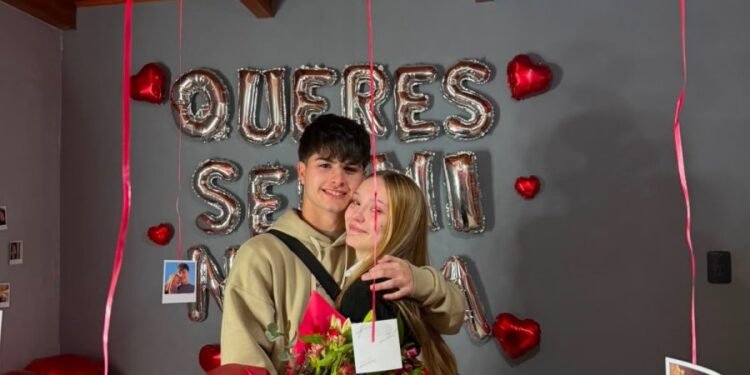 Un joven sorprendió a su pareja con una inesperada decoración y su reacción conmovió a todos