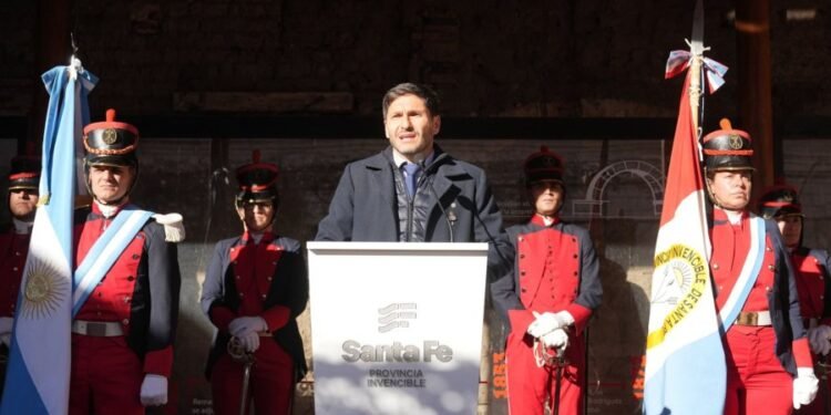 Pullaro encabezó el homenaje al Brigadier López con un reclamo por fondos federales