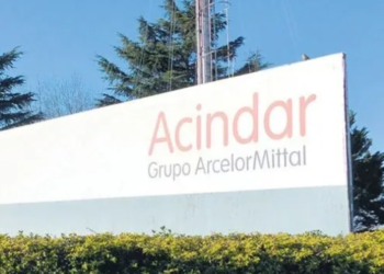 Acindar redujo su producción a la mitad y crecen las suspensiones en Villa Constitución