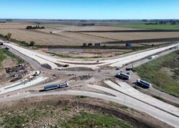 Entre San Jorge y Carlos Pellegrini, la gestión Pullaro transforma y repavimenta la Ruta 13 para mejorar la circulación vehicular