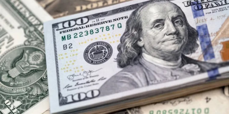 El dólar sube y alcanza su valor más alto desde enero