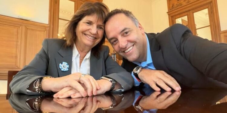 El acuerdo de última hora en el Senado que cambió los planes del Gobierno y complica el futuro de Manuel Adorni
