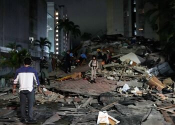 Dos destructivos terremotos sacudieron a Venezuela con un minuto de diferencia y causaron un colapso impactante