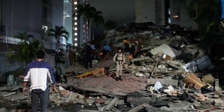 Dos destructivos terremotos sacudieron a Venezuela con un minuto de diferencia y causaron un colapso impactante