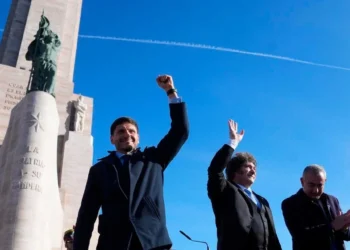 Tras el acto por la Bandera, Pullaro espera a Milei para los Juegos Odesur