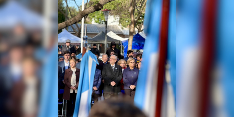 El senador Alcides Calvo participó de los actos por el Día de la Bandera