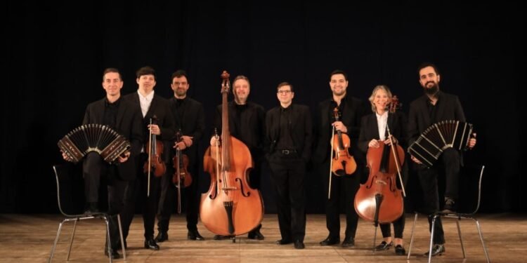 Milonga en el Metro junto a la Orquesta Municipal de Tango