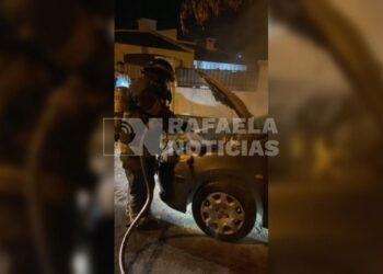 Tomó fuego un auto e intervinieron Bomberos Zapadores