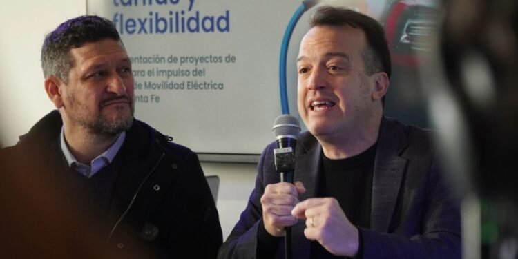 Movilidad elétrica en Santa Fe: proponen tarifas diferenciadas e instalar más puestos de carga de vehículos