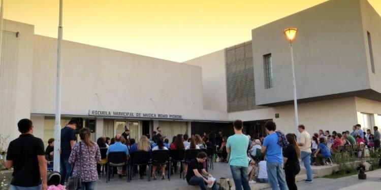 La Escuela Municipal de Música “Remo Pignoni” presenta un concierto didáctico sobre la historia de la música