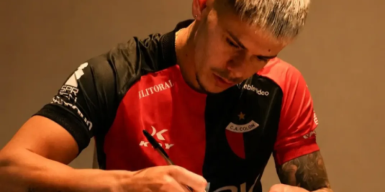 Colón oficializó la llegada de Franco García