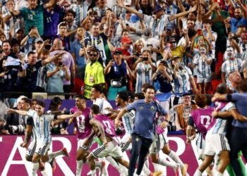 Argentina volvió a sufrir, pero venció a Suiza en el suplementario y jugará las semifinales del Mundial ante Inglaterra