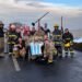 Tras combatir un incendio de un camión, los bomberos siguieron el partido de Argentina al costado de la ruta