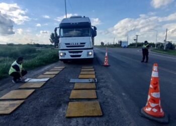 Santa Fe reforzó los controles de peso en rutas: ya fiscalizaron más de 10.400 camiones y labraron unas 500 multas