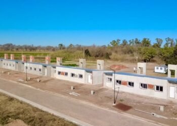 Carlos Pellegrini: el Gobierno Provincial acelera la construcción de 12 viviendas y abrió el Registro Digital