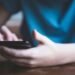 Francia prohibirá el uso de redes sociales a menores de 15 años