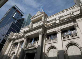 El Banco Central aceleró la compra de reservas, pero advierten que el impacto no llegará de inmediato al bolsillo
