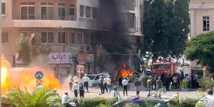 En Siria: explotaron dos bombas cerca del hotel donde se hospeda el presidente de Francia