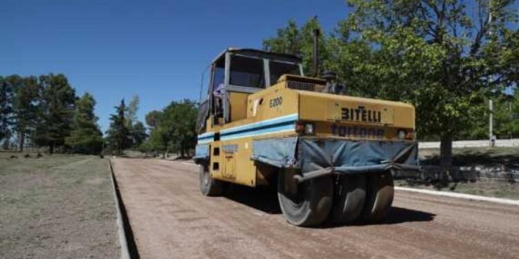Murió un hombre de 89 años tras ser atropellado por una máquina municipal durante una obra vial