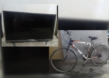 Escapaba en bicicleta con un televisor robado y fue detenido