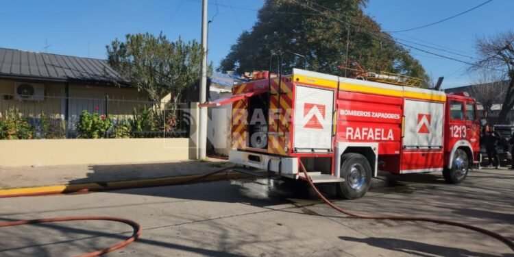 Alerta en barrio Guillermo Lehmann: una vivienda interna sufrió un incendio generalizado