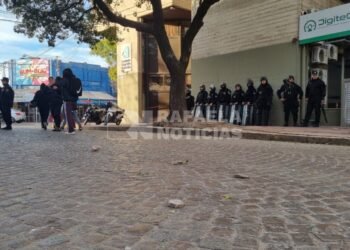 Bochorno, otra vez en Rafaela: enfrentamientos, dispersión y personas heridas durante los festejos