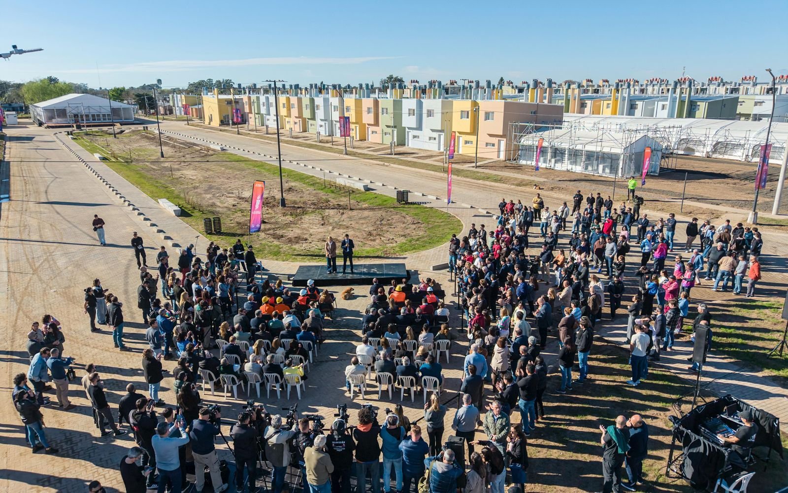 Pullaro inauguró la Villa Suramericana de la ciudad de Santa Fe: 346 viviendas que, tras los Juegos, serán para familias santafesinas