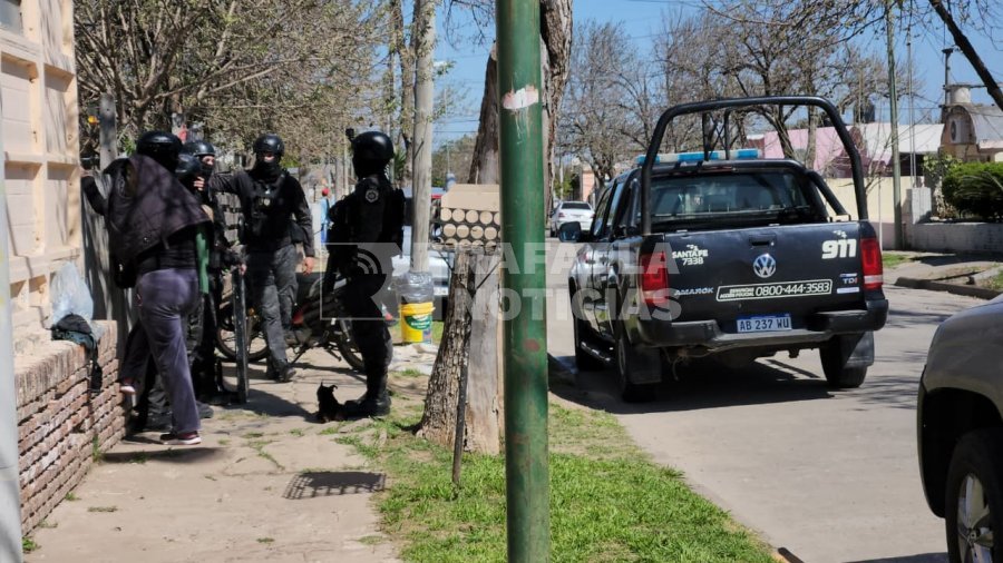 RAFAELA NOTICIAS en el lugar de otro de los procedimientos de este martes.